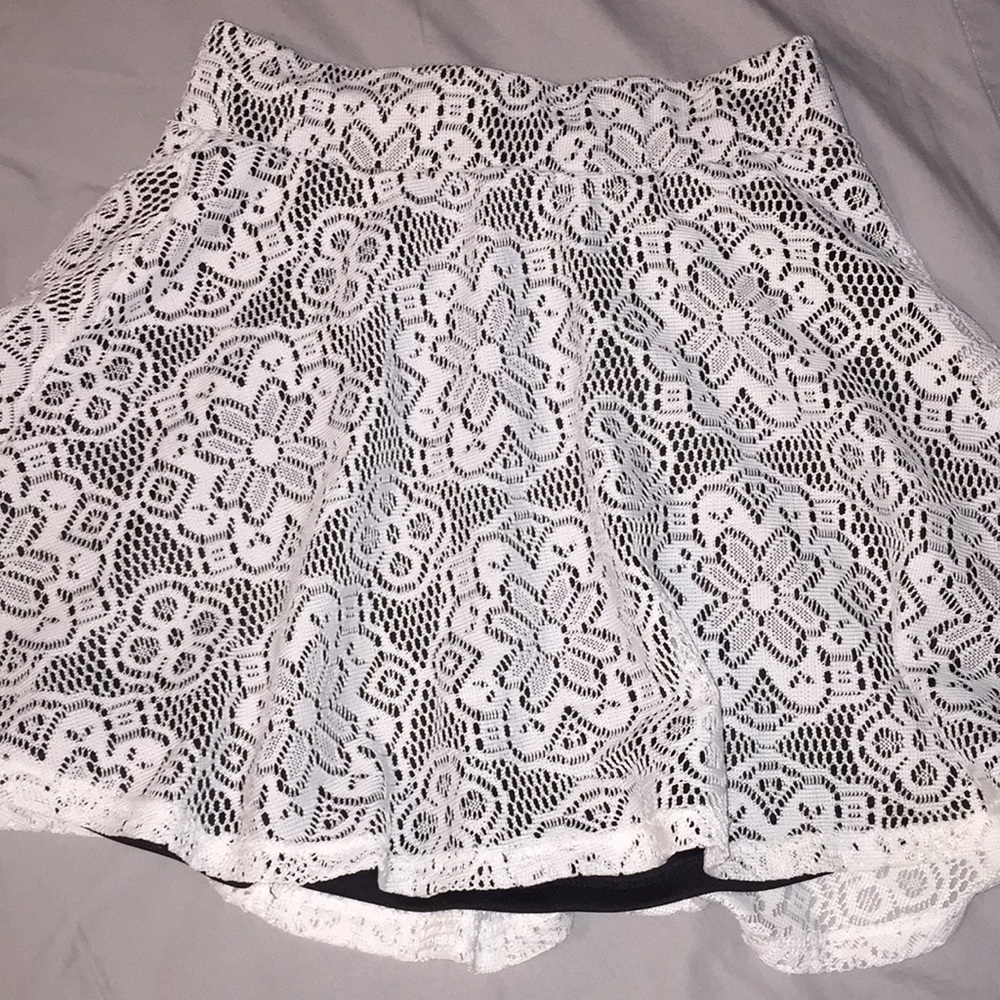 Lace skirt